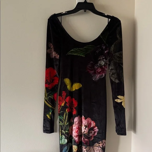 ALICE + OLIVIA DELORA VELVET MIDI DRESS, Size 2, $395 - Picture 8 of 10